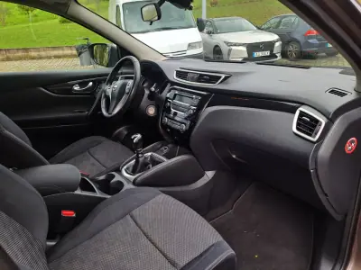 Nissan Qashqai 2015 - 13000 EUR, 125000 km - AUTO.MOTO.pt - 125000km - foto 21 de 22