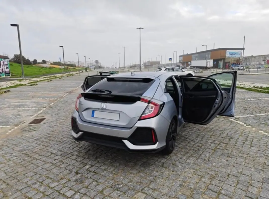 Honda Civic 2018 - 16700 EUR, 119000 km - 119000km - foto 8 de 15