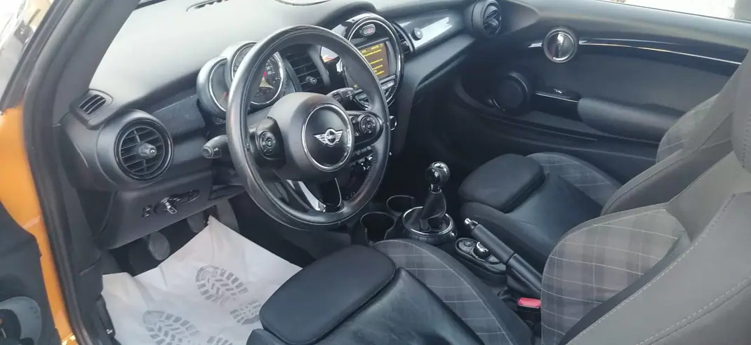 MINI Cooper 2015 - 13900 EUR, 169000 km - AUTO.MOTO.pt - 169000km - foto 13 de 13