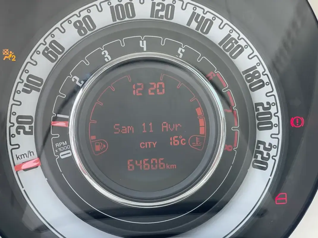 Fiat 500 2014 - 9950 EUR, 64606 km - AUTO.MOTO.pt - 64606km - foto 9 de 20