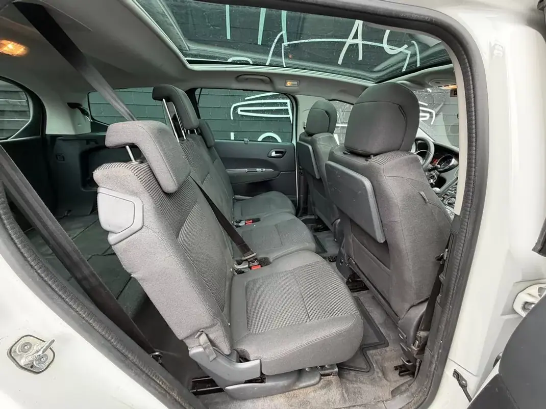 Peugeot 5008 2016 - 10890 EUR, 167724 km - 167724km - foto 13 de 13