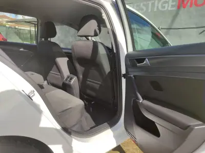 Volkswagen Golf 2018 - 15900 EUR, 106000 km - AUTO.MOTO.pt - 106000km - foto 21 de 29