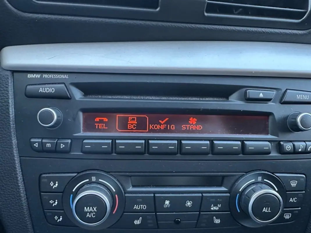 BMW 120 2013 - 17500 EUR, 154360 km - AUTO.MOTO.pt - 154360km - foto 35 de 46