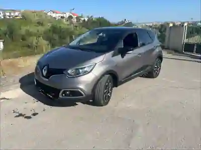 Renault Captur 2015 - 13000 EUR, 65000 km - AUTO.MOTO.pt - 65000km - foto 4 de 6