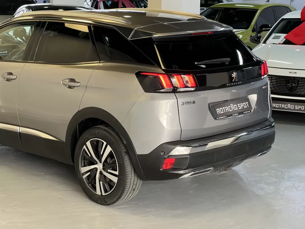 Peugeot 3008 2018 - 18490 EUR, 170000 km - AUTO.MOTO.pt - 170000km - foto 26 de 44