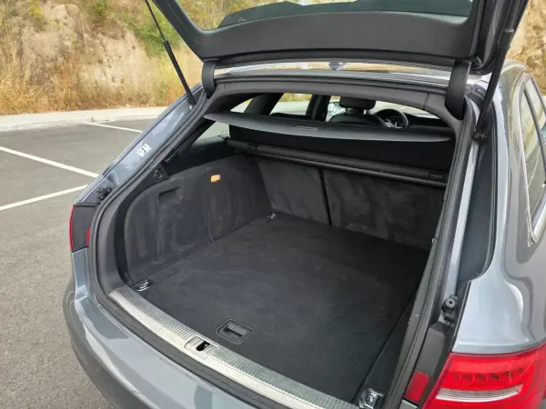 Audi A4 Avant 2014 - 15490 EUR, 202000 km - AUTO.MOTO.pt - 202000km - foto 11 de 18