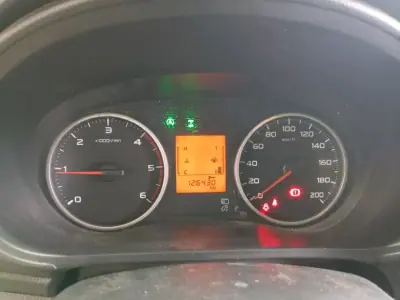 Mitsubishi L200 2.4 DI-D CE 3LUG Club Invite 4WD 2019 - 22900 EUR, 126430 km - AUTO.MOTO.pt - 126430km - foto 6 de 10