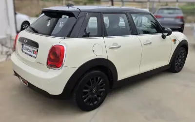 MINI 5 Portas 2018 - 13995 EUR, 77700 km - 77700km - foto 6 de 17