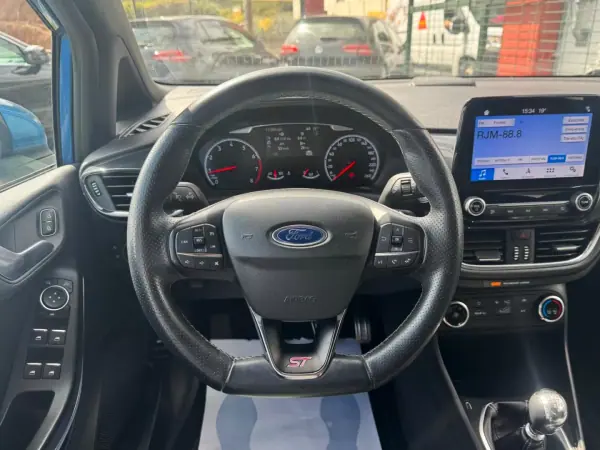 Ford Fiesta 2019 - 22990 EUR, 111300 km - AUTO.MOTO.pt - 111300km - foto 8 de 15