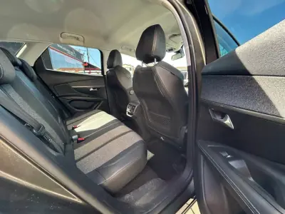 Peugeot 3008 2018 - 16500 EUR, 83894 km - 83894km - foto 19 de 21