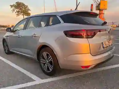 Renault Mégane Sport Tourer 2022 - 17990 EUR, 43000 km - 43000km - foto 4 de 14