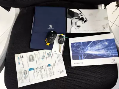 Peugeot Partner 1.6 HDI , 3 Lug. , Iva Dedutivel 2019 - 12480 EUR, 131000 km - AUTO.MOTO.pt - 131000km - foto 29 de 29