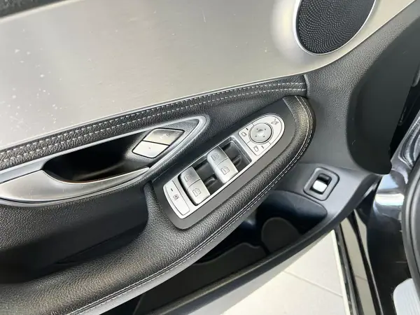 Mercedes-Benz C 200 2015 - 15900 EUR, 229781 km - AUTO.MOTO.pt - 229781km - foto 19 de 23