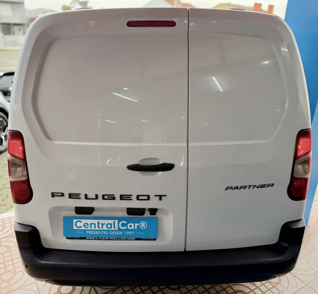 Peugeot 2024 - 18950 EUR, 82000 km - AUTO.MOTO.pt - 82000km - foto 10 de 24