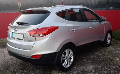 Hyundai ix35 2011 - 10950 EUR, 149000 km - AUTO.MOTO.pt - 149000km - foto 6 de 21