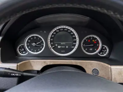 Mercedes-Benz E 220 2011 - 13900 EUR, 179800 km - 179800km - foto 12 de 28