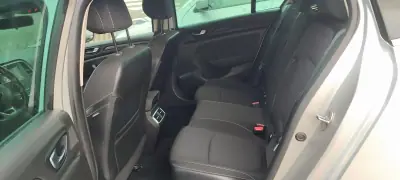 Renault Mégane Sport Tourer 2019 - 13500 EUR, 143305 km - AUTO.MOTO.pt - 143305km - foto 13 de 13