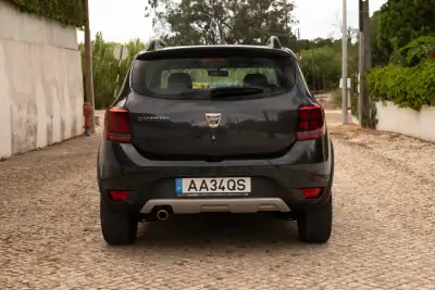 Dacia Sandero 2020 - 12950 EUR, 109000 km - AUTO.MOTO.pt - 109000km - foto 4 de 7