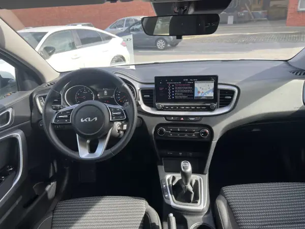 Kia XCeed 2025 - 22500 EUR, 3500 km - AUTO.MOTO.pt - 3500km - foto 12 de 21