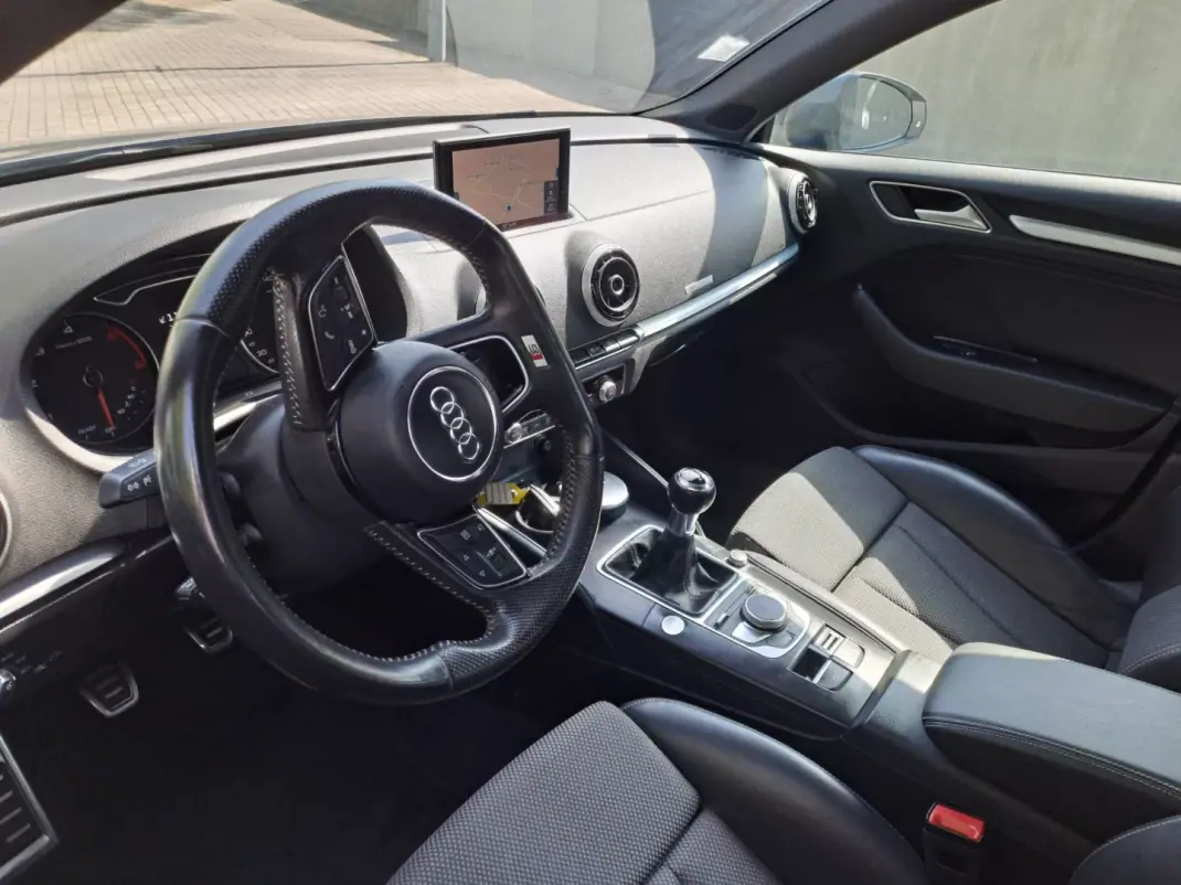 Audi A3 Sportback 2016 - 17990 EUR, 169000 km - AUTO.MOTO.pt - 169000km - foto 9 de 16