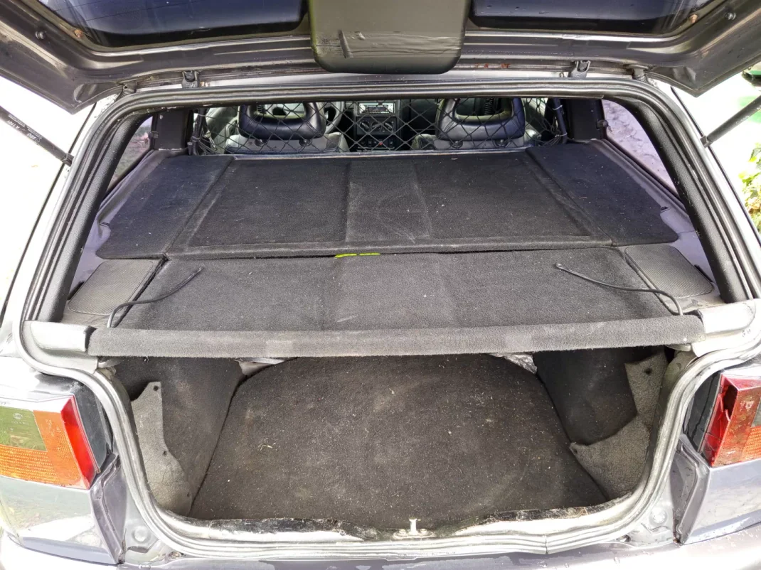 SEAT Ibiza 1997 - 2490 EUR, 89357 km - AUTO.MOTO.pt - 89357km - foto 7 de 9