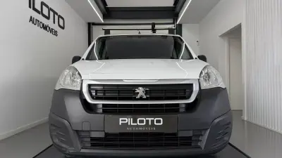 Peugeot PARTNER GIRAFON 2018 - 7990 EUR, 230000 km - AUTO.MOTO.pt - 230000km - foto 3 de 20