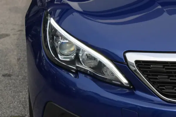 Peugeot 308 SW 2019 - 11990 EUR, 159000 km - AUTO.MOTO.pt - 159000km - foto 31 de 33