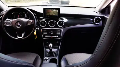 Mercedes-Benz CLA 180 2016 - 16950 EUR, 176000 km - AUTO.MOTO.pt - 176000km - foto 19 de 32