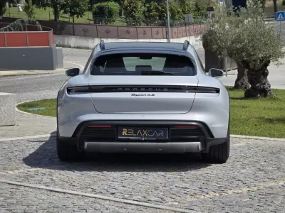 Porsche Taycan Cross Turismo 2021 - 65499 EUR, 59000 km - AUTO.MOTO.pt - 59000km - foto 9 de 40