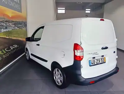 Ford Transit Courier 2020 - 10990 EUR, 129167 km - AUTO.MOTO.pt - 129167km - foto 7 de 52