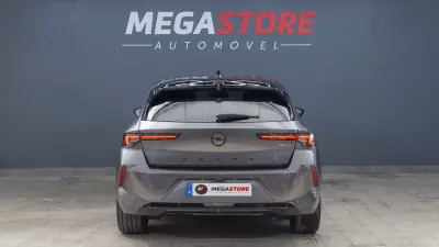 Opel Astra 2024 — foto 6 de 37