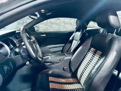 Shelby GT500 2010 - 89990 EUR, 76489 km - AUTO.MOTO.pt - 76489km - foto 26 de 47