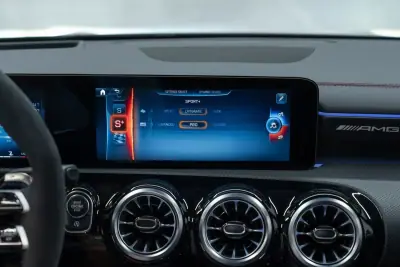 Mercedes-Benz CLA 45 AMG 2024 - 69950 EUR, 21000 km - AUTO.MOTO.pt - 21000km - foto 50 de 60