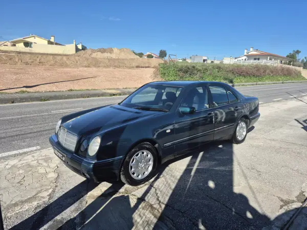 Mercedes-Benz E 220 1997 - 3900 EUR, 500000 km - AUTO.MOTO.pt - 500000km - foto 6 de 28