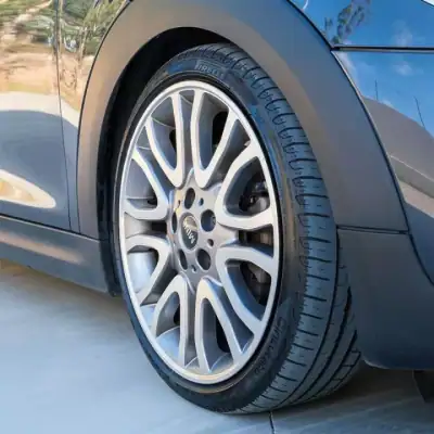 MINI Cooper 2015 - 19999 EUR, 172000 km - AUTO.MOTO.pt - 172000km - foto 10 de 24