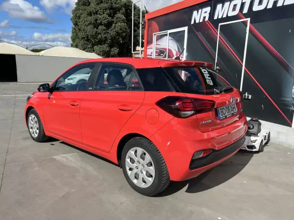 Hyundai i20 2020 - 13547 EUR, 43500 km - 43500km - foto 6 de 17