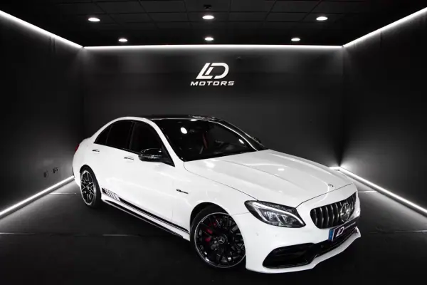 Mercedes-Benz C 63 AMG 2016 — foto 2 de 16