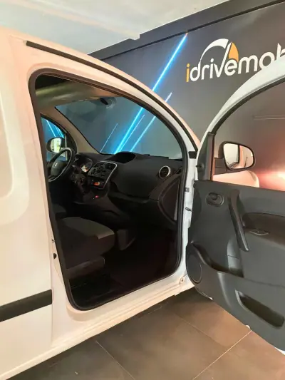Renault KANGOO 1.5 BLUE DCI 3LUG EDITION ONE 2018 - 11900 EUR, 121178 km - AUTO.MOTO.pt - 121178km - foto 27 de 28