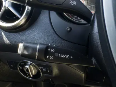 Mercedes-Benz CLA 180 2018 - 17990 EUR, 139000 km - AUTO.MOTO.pt - 139000km - foto 19 de 42