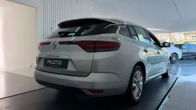 Renault Mégane Sport Tourer 2020 - 13990 EUR, 137993 km - AUTO.MOTO.pt - 137993km - foto 10 de 32