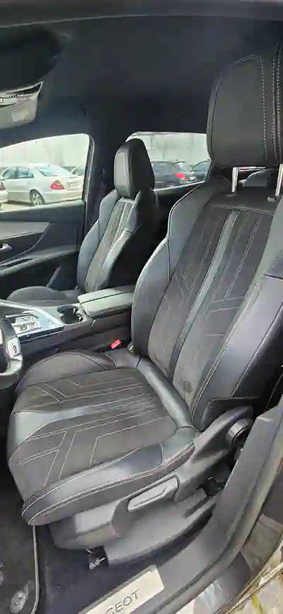 Peugeot 3008 2022 - 26000 EUR, 89000 km - AUTO.MOTO.pt - 89000km - foto 13 de 15