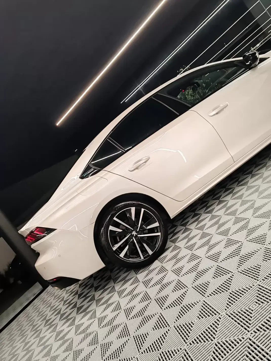 Peugeot 508 2021 - 24500 EUR, 119000 km - AUTO.MOTO.pt - 119000km - foto 9 de 29