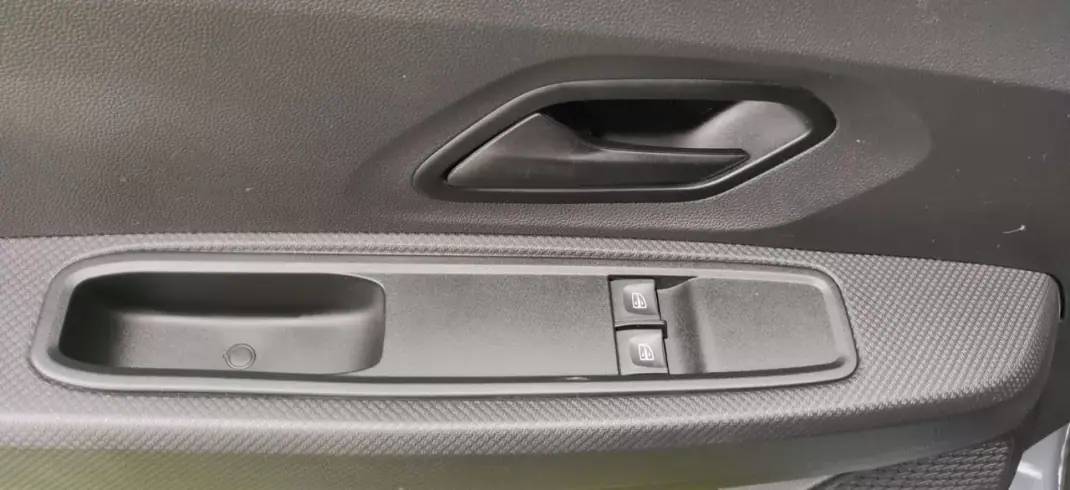 Dacia Sandero 2025 - 16990 EUR, 2000 km - AUTO.MOTO.pt - 2000km - foto 23 de 39