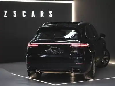 Porsche Cayenne 2018 - 59990 EUR, 119000 km - AUTO.MOTO.pt - 119000km - foto 7 de 24