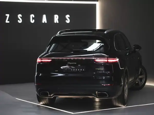 Porsche Cayenne 2018 - 57990 EUR, 119000 km - AUTO.MOTO.pt - 119000km - foto 7 de 24