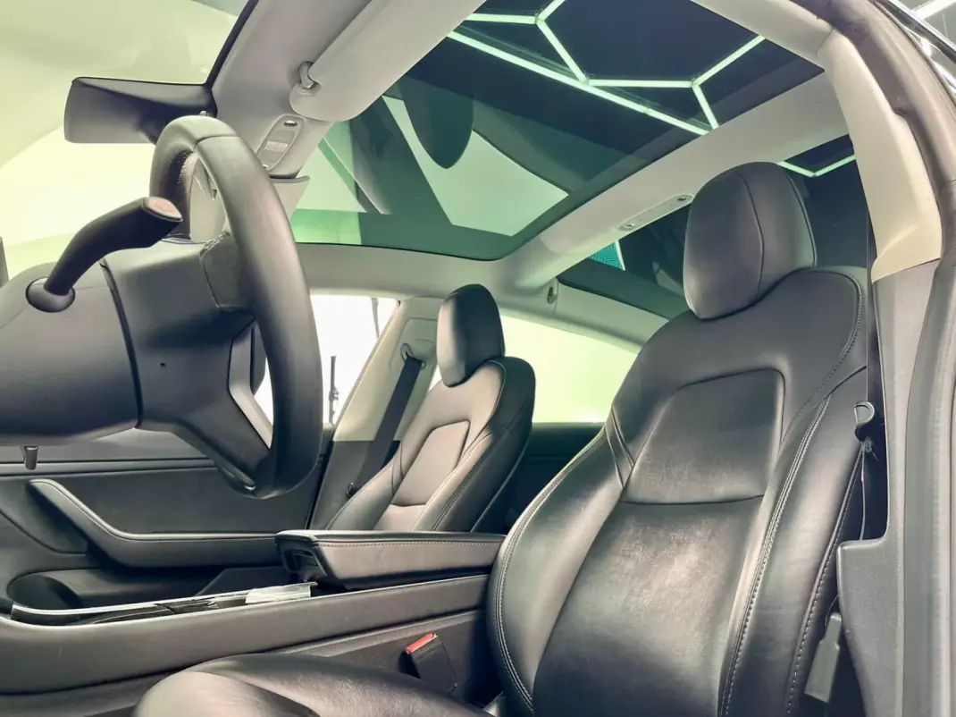 Tesla Model 3 2019 - 20999 EUR, 108000 km - AUTO.MOTO.pt - 108000km - foto 17 de 18