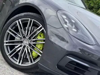 Porsche Panamera Sport Turismo 2018 - 64999 EUR, 128000 km - AUTO.MOTO.pt - 128000km - foto 27 de 27