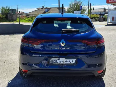 Renault Mégane 2021 - 17490 EUR, 95509 km - AUTO.MOTO.pt - 95509km - foto 9 de 46