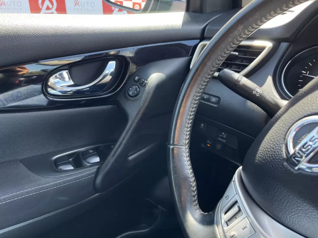 Nissan Qashqai 2015 - 13990 EUR, 144375 km - AUTO.MOTO.pt - 144375km - foto 16 de 18