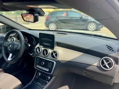 Mercedes-Benz CLA 200 2016 - 17999 EUR, 170000 km - AUTO.MOTO.pt - 170000km - foto 7 de 19